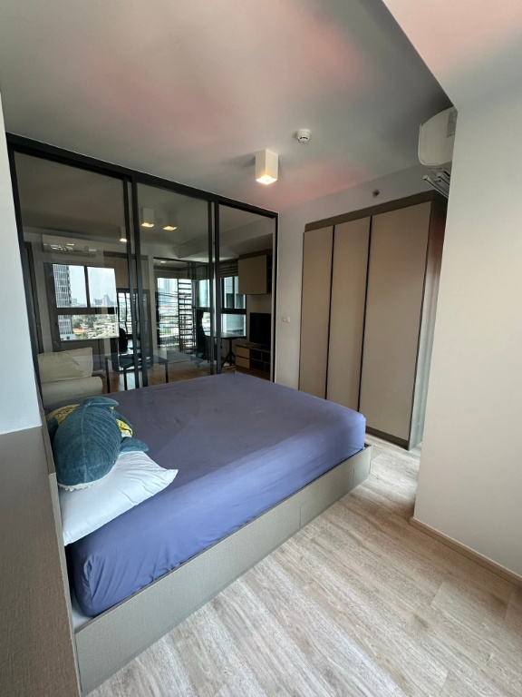 Ideo Sathorn – Wongwianyai