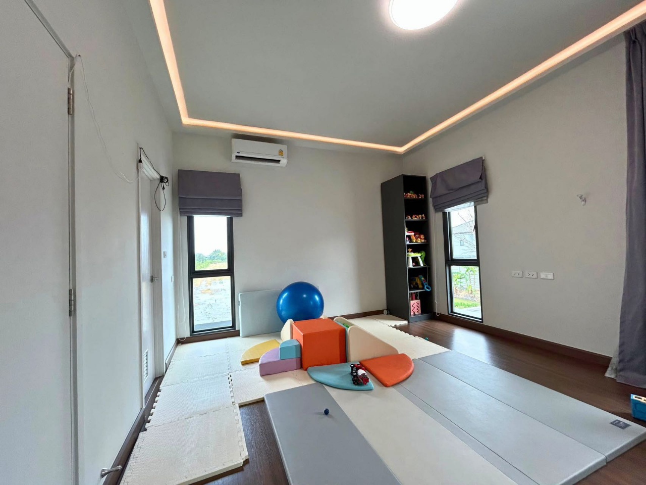 Grand Britania Rama9- KrungthepKreetha