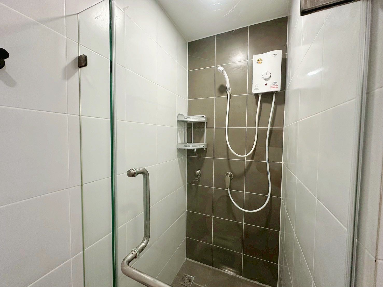 A Space Play Ratchada - Sutthisarn