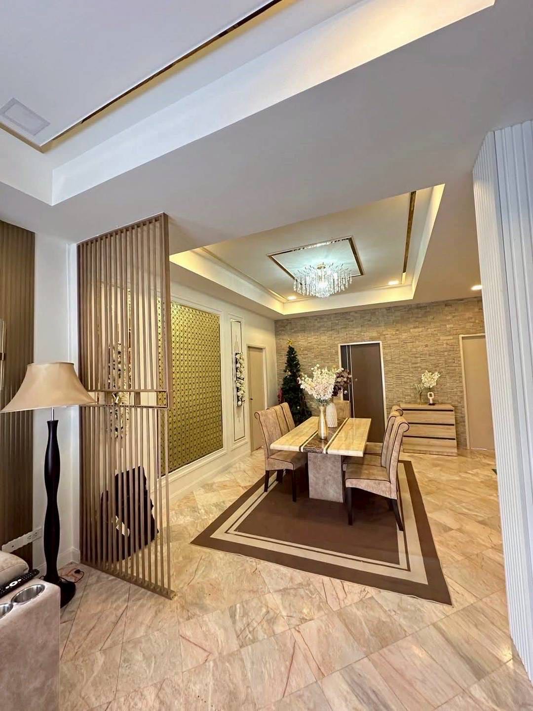 Soi Noen Phlab Wan