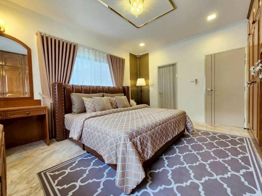 Soi Noen Phlab Wan