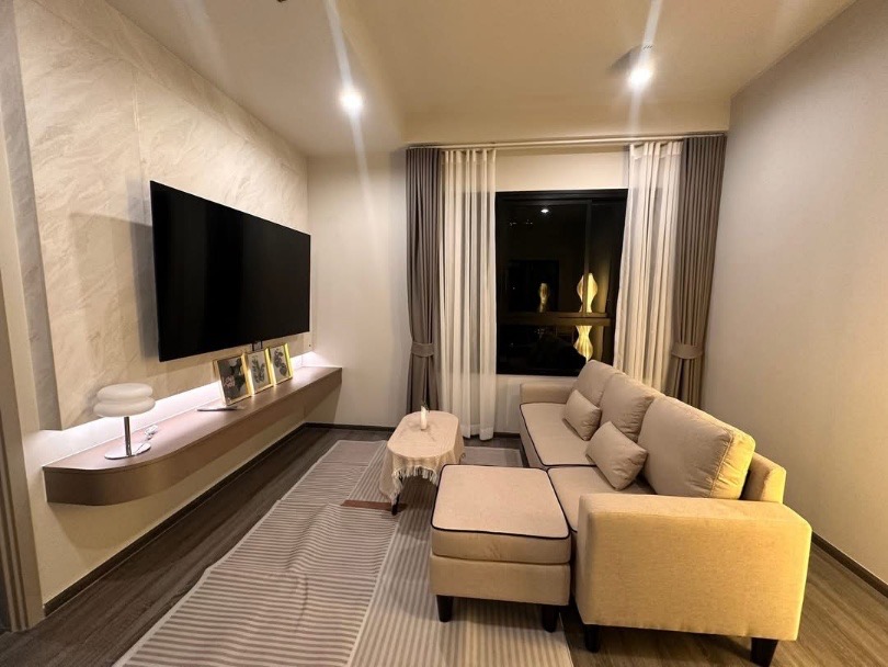 Ideo Ramkhamhaeng lamsali Station