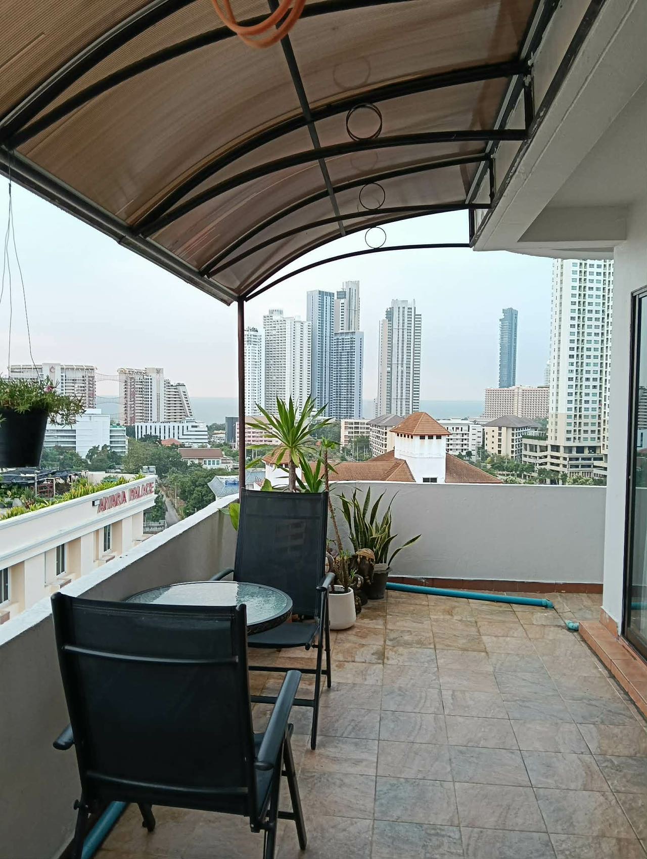 Golden Pattaya Condominium