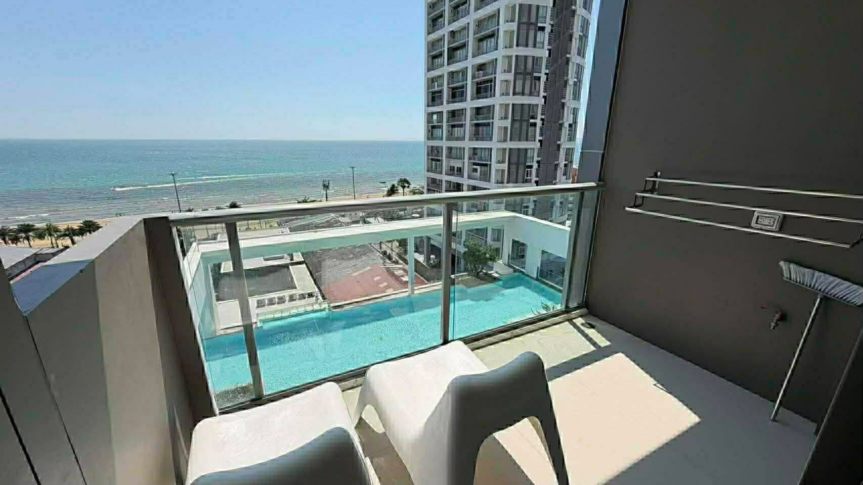 Aeras Beachfront Jomtien 