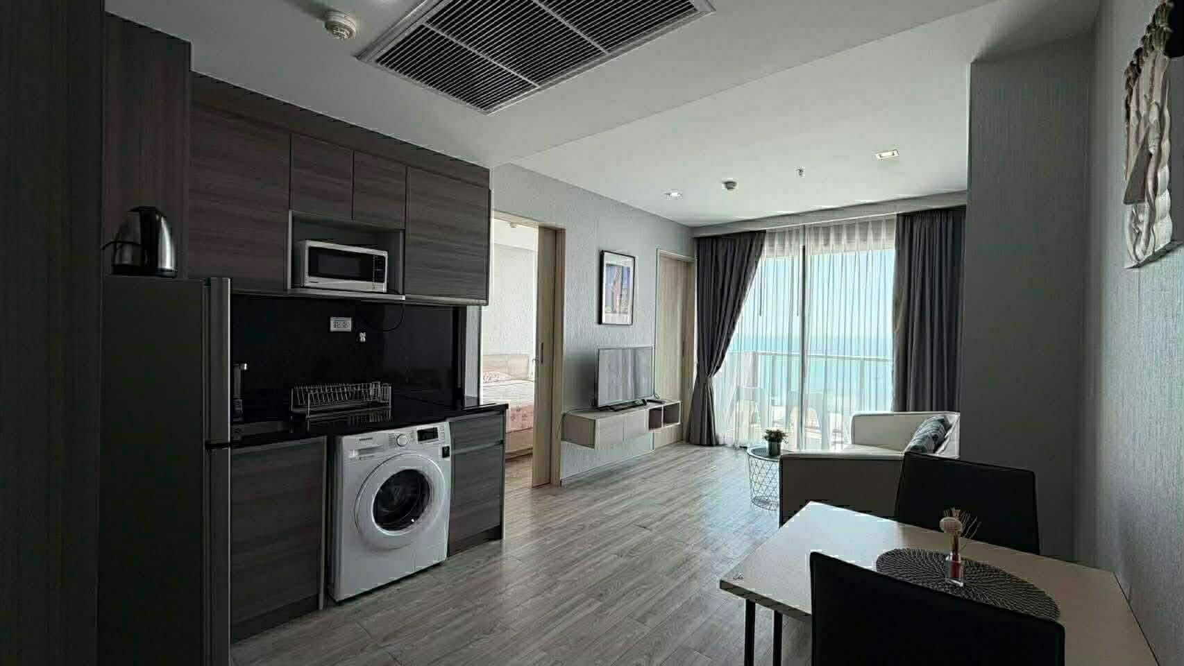 Aeras Beachfront Jomtien 