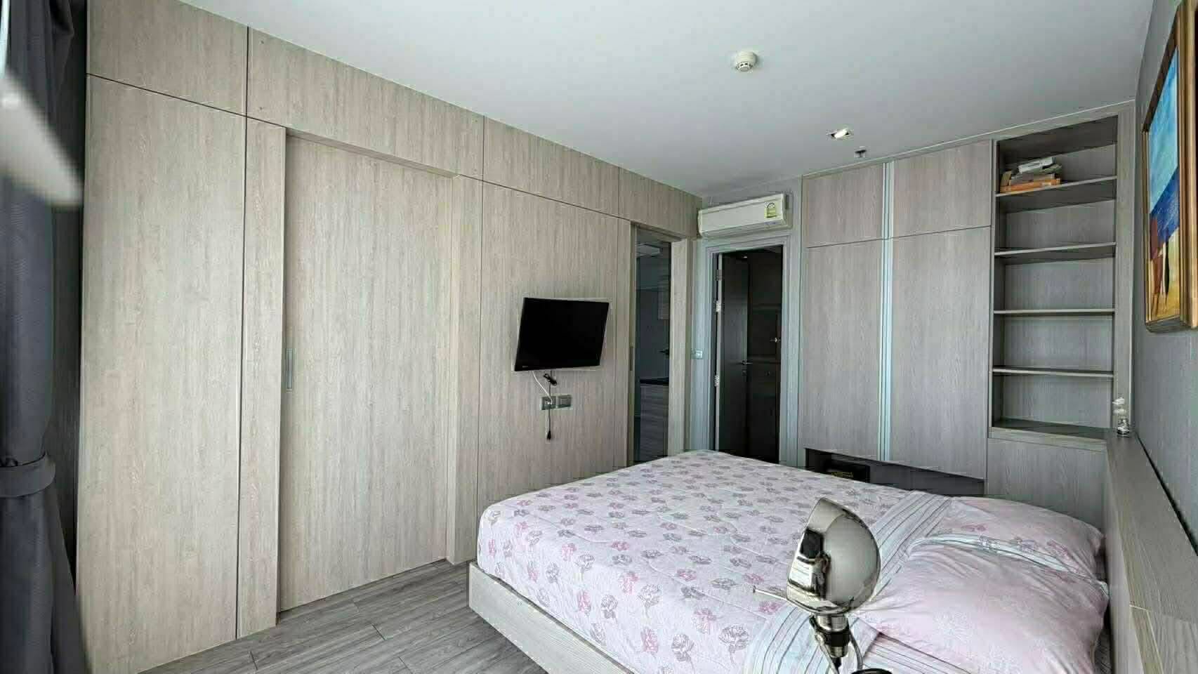 Aeras Beachfront Jomtien 