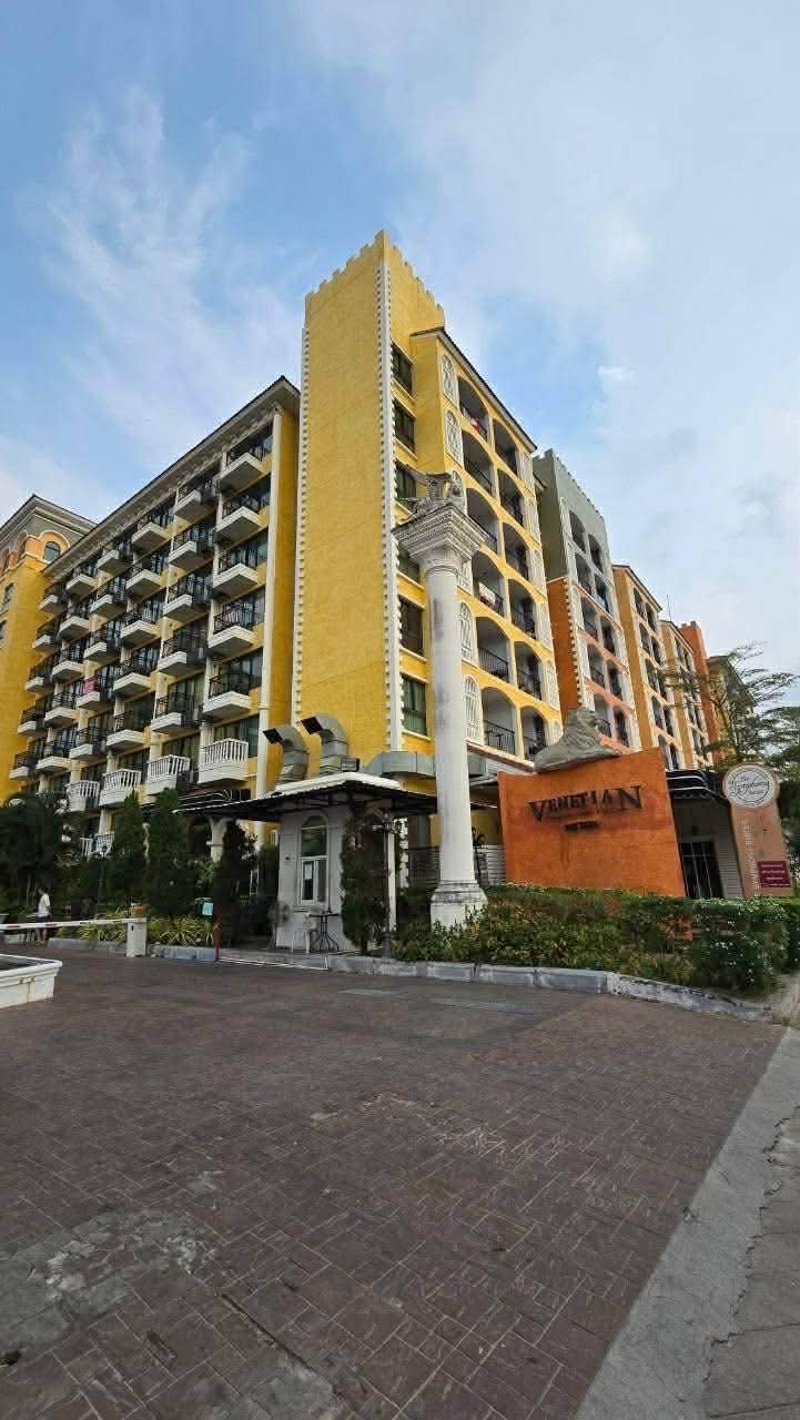 Venetian Signature Condo Resort