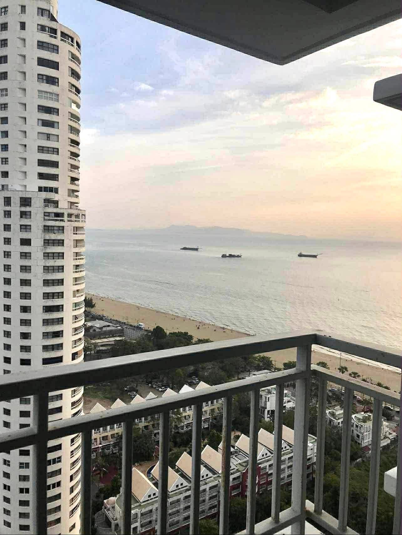 Lumpini Park Beach 