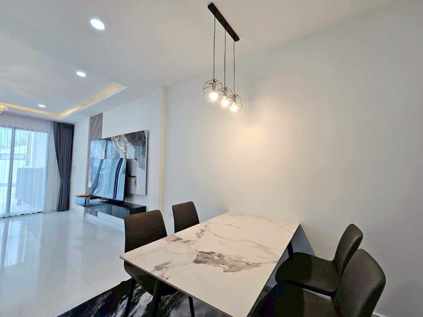 Avenue Prime 21 