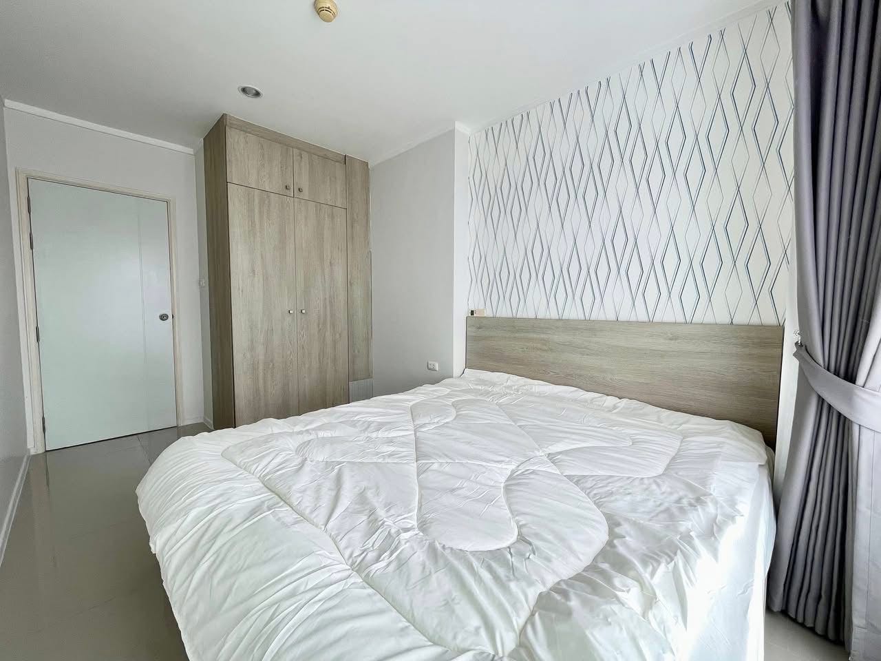  隆披尼海滩 中天 