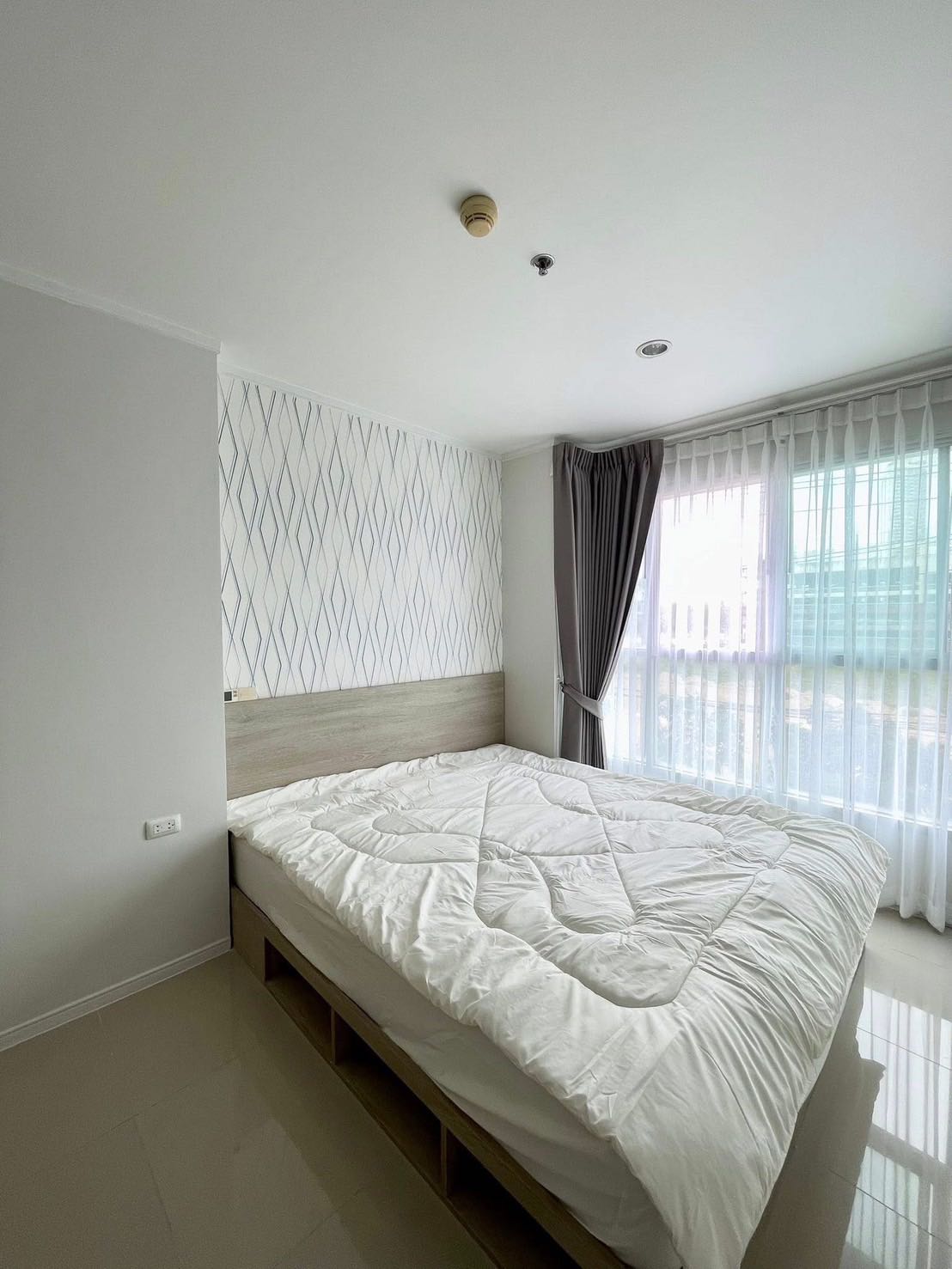  隆披尼海滩 中天 