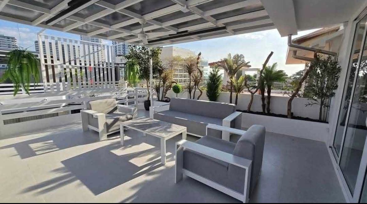 Pratumnak  · Soi 5（高端安静区域）