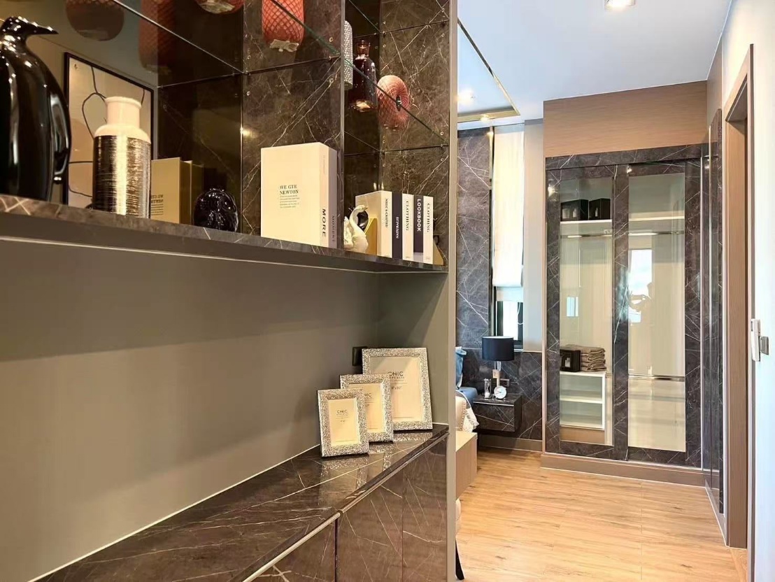 Madcha  Nirvana Pattaya