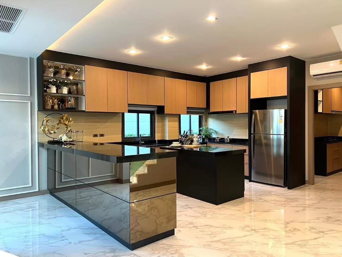 Madcha  Nirvana Pattaya