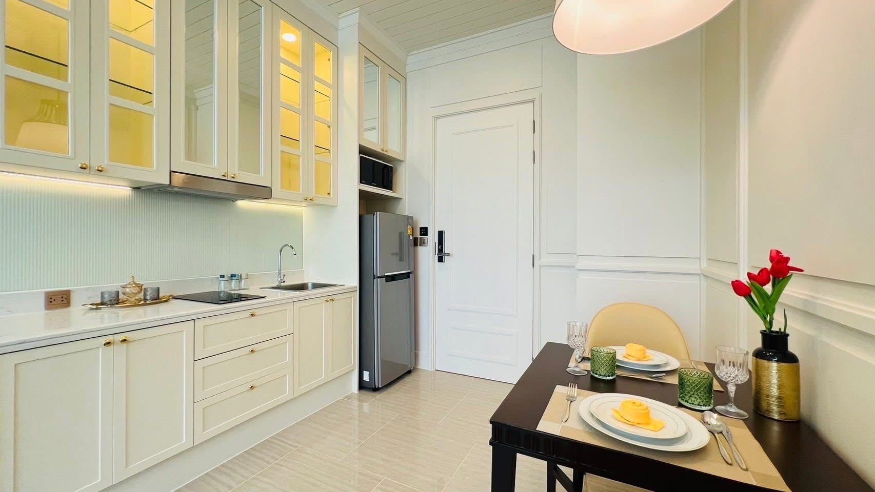 Grand Florida Beachfront Condo Resort Pattaya