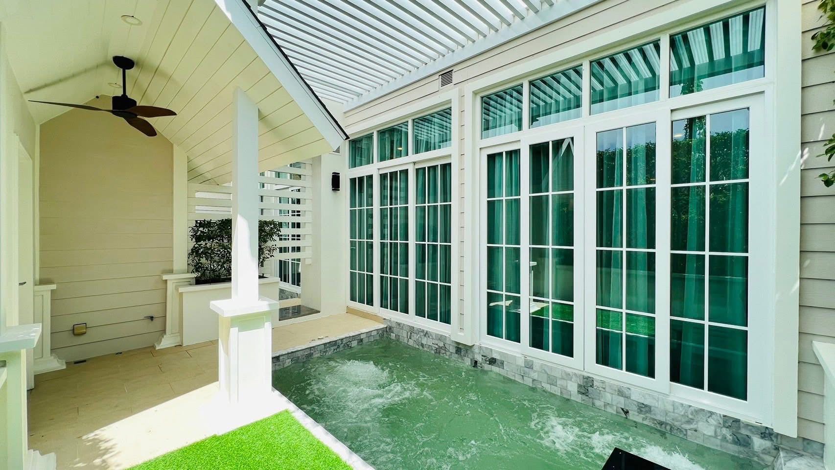 Grand Florida Beachfront Condo Resort Pattaya