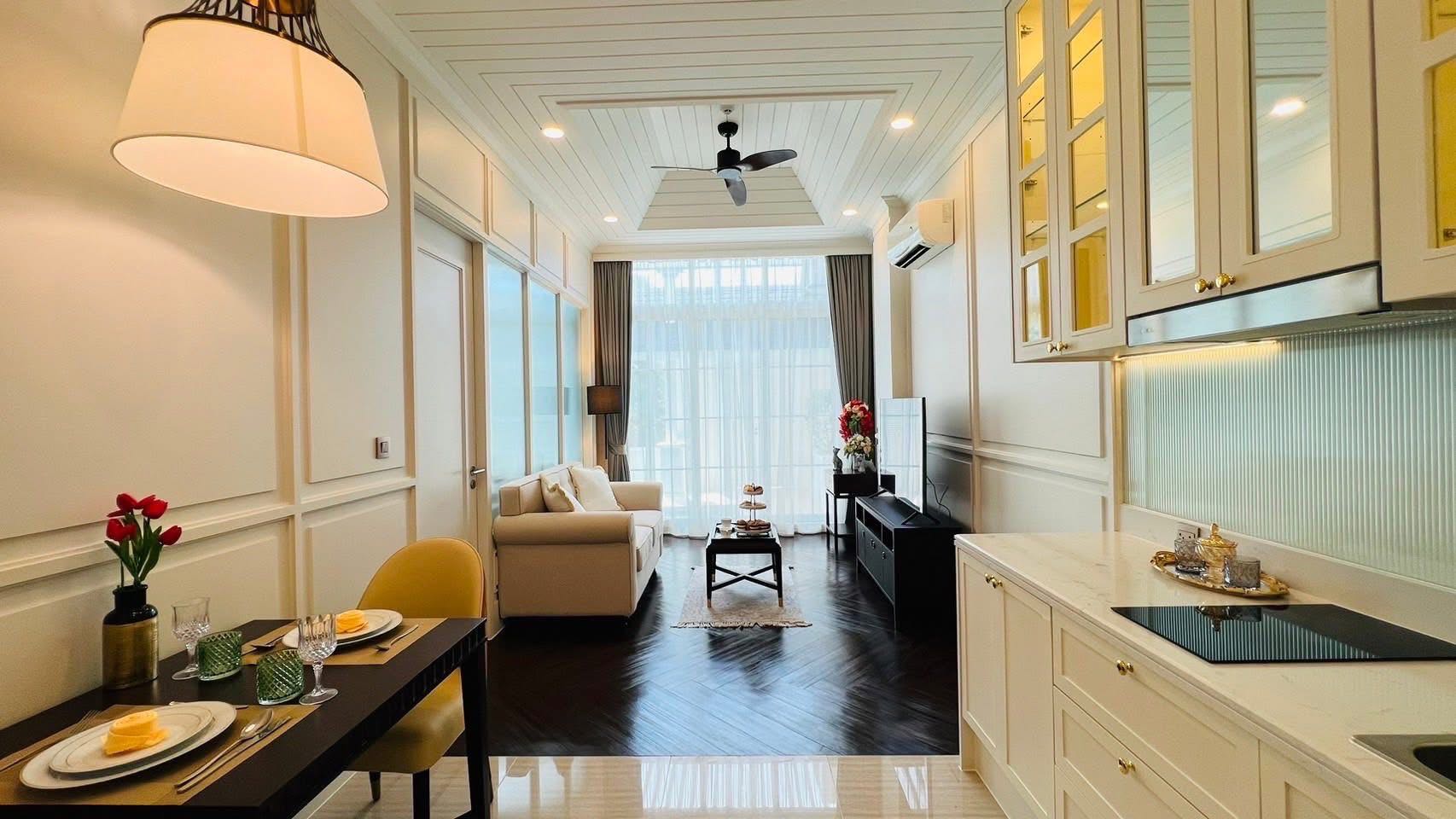 Grand Florida Beachfront Condo Resort Pattaya