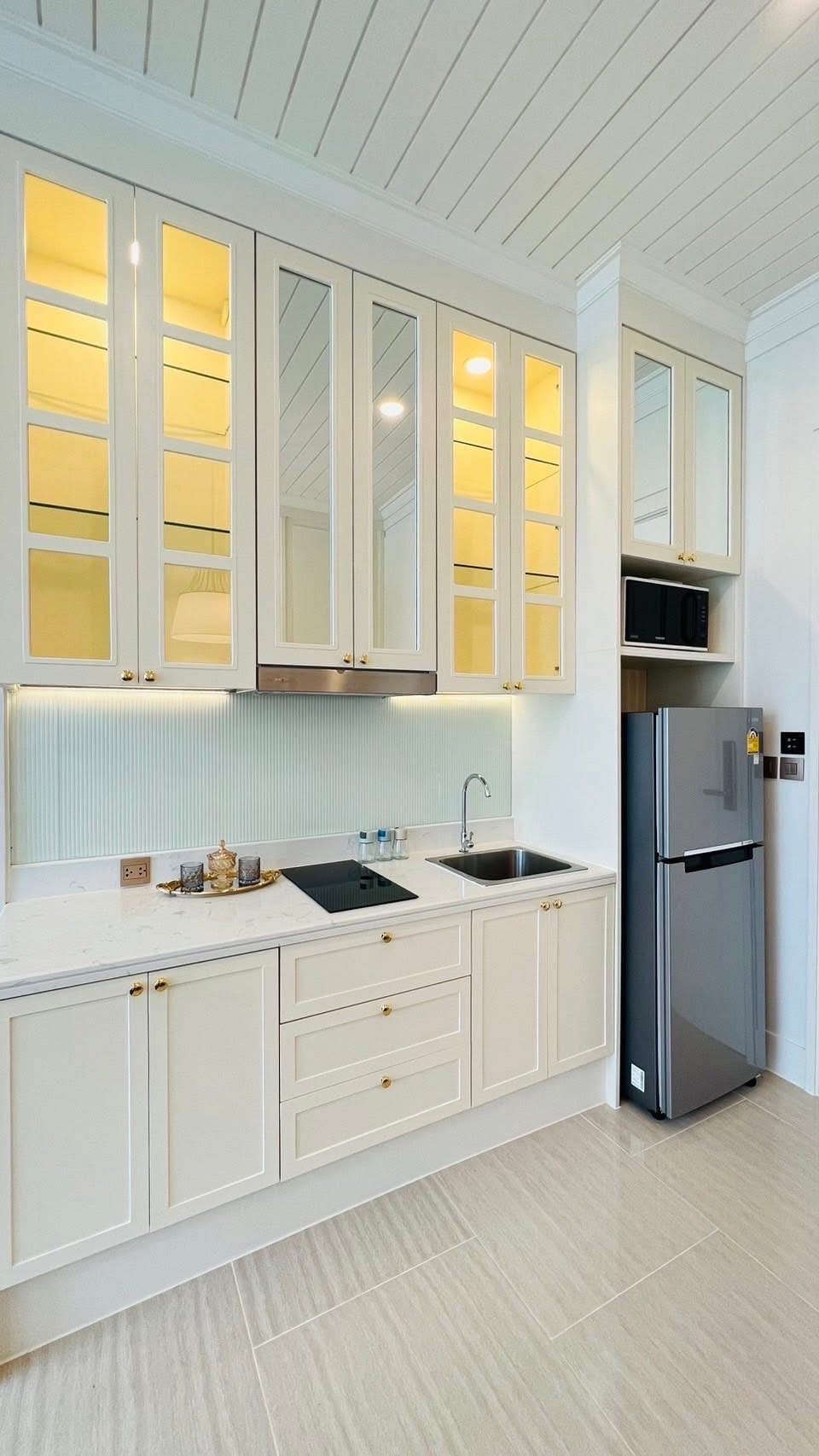 Grand Florida Beachfront Condo Resort Pattaya