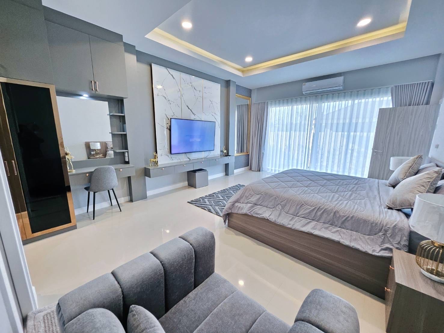 Gardenville Village 6