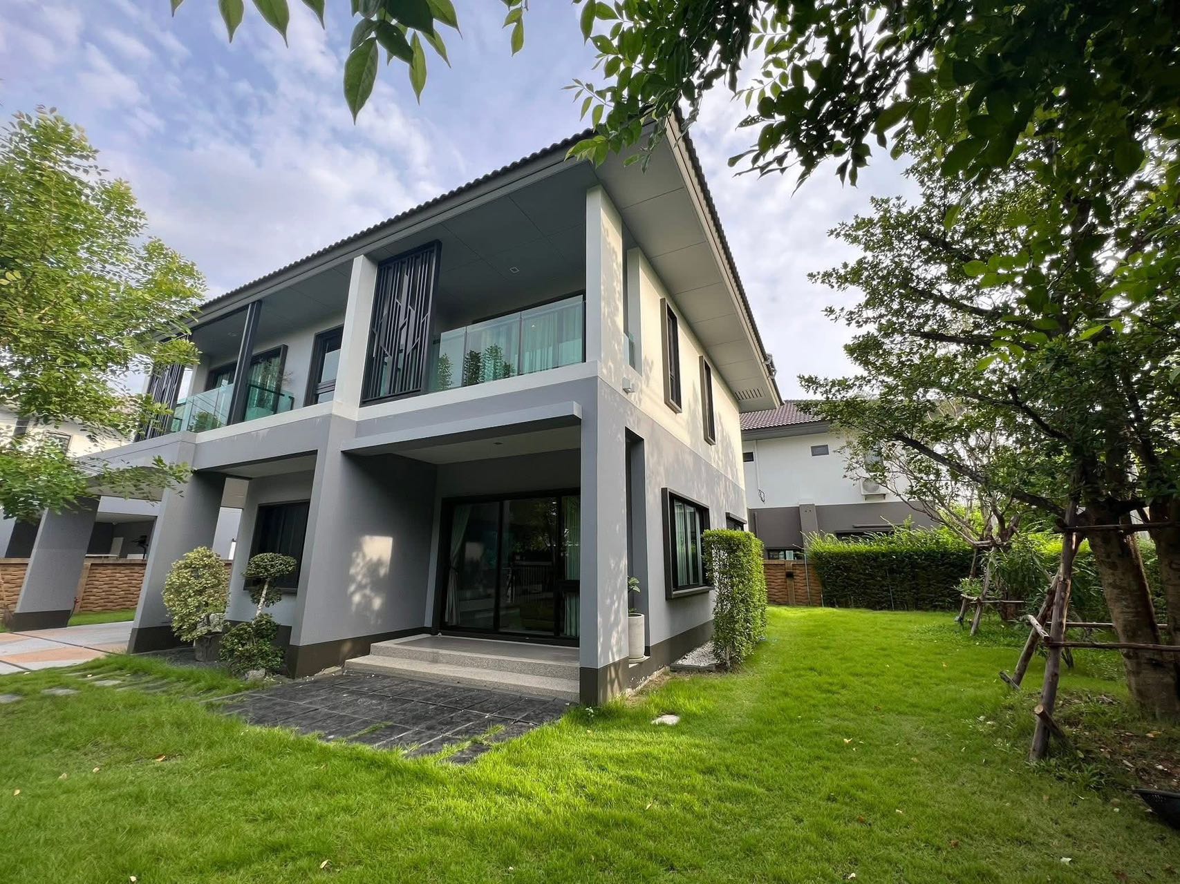 Burasiri Wongwean - Onnut