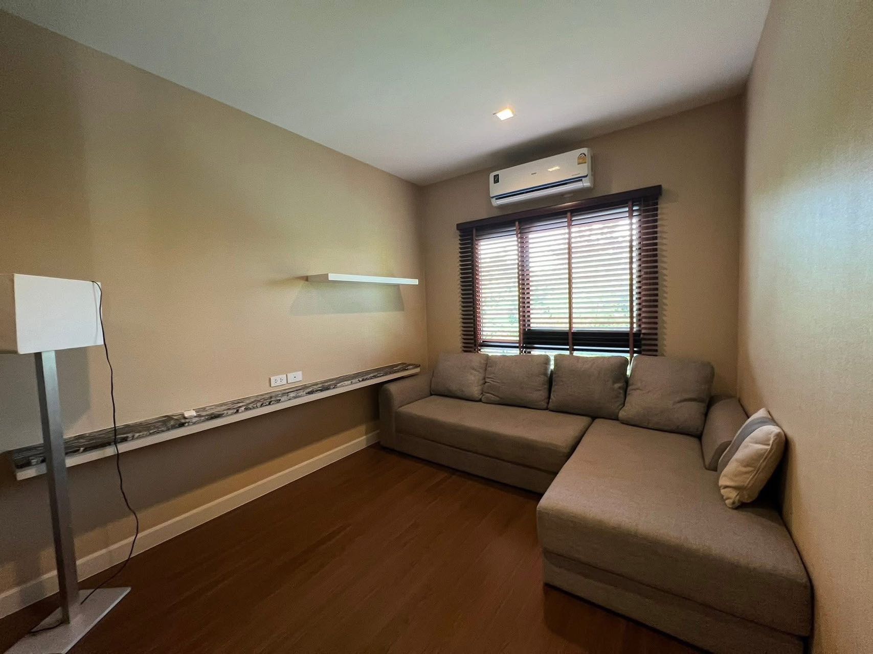 Burasiri Wongwean - Onnut