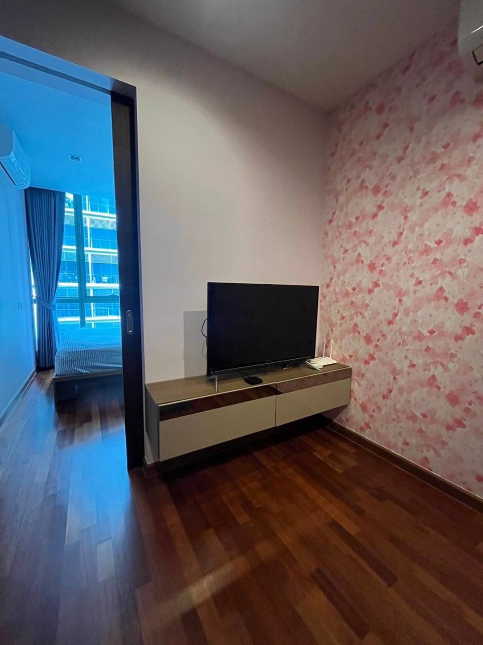 Wish Signature Midtown Siam Condo