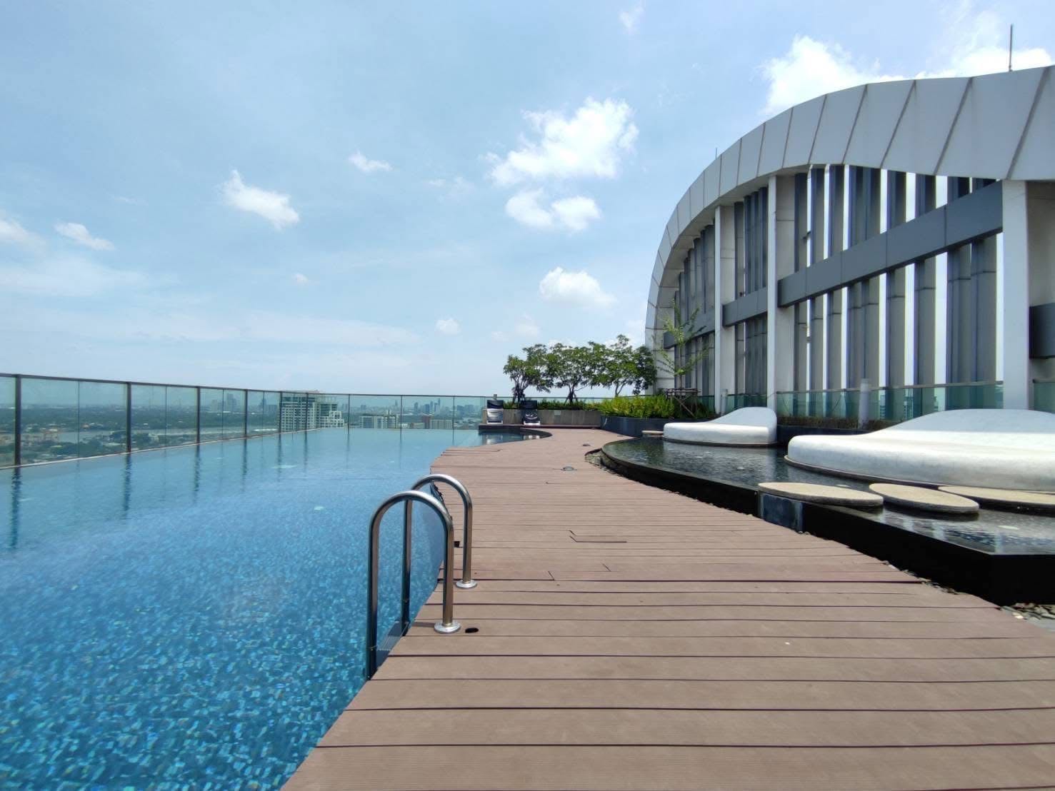 RHYTHM Sukhumvit 44/1