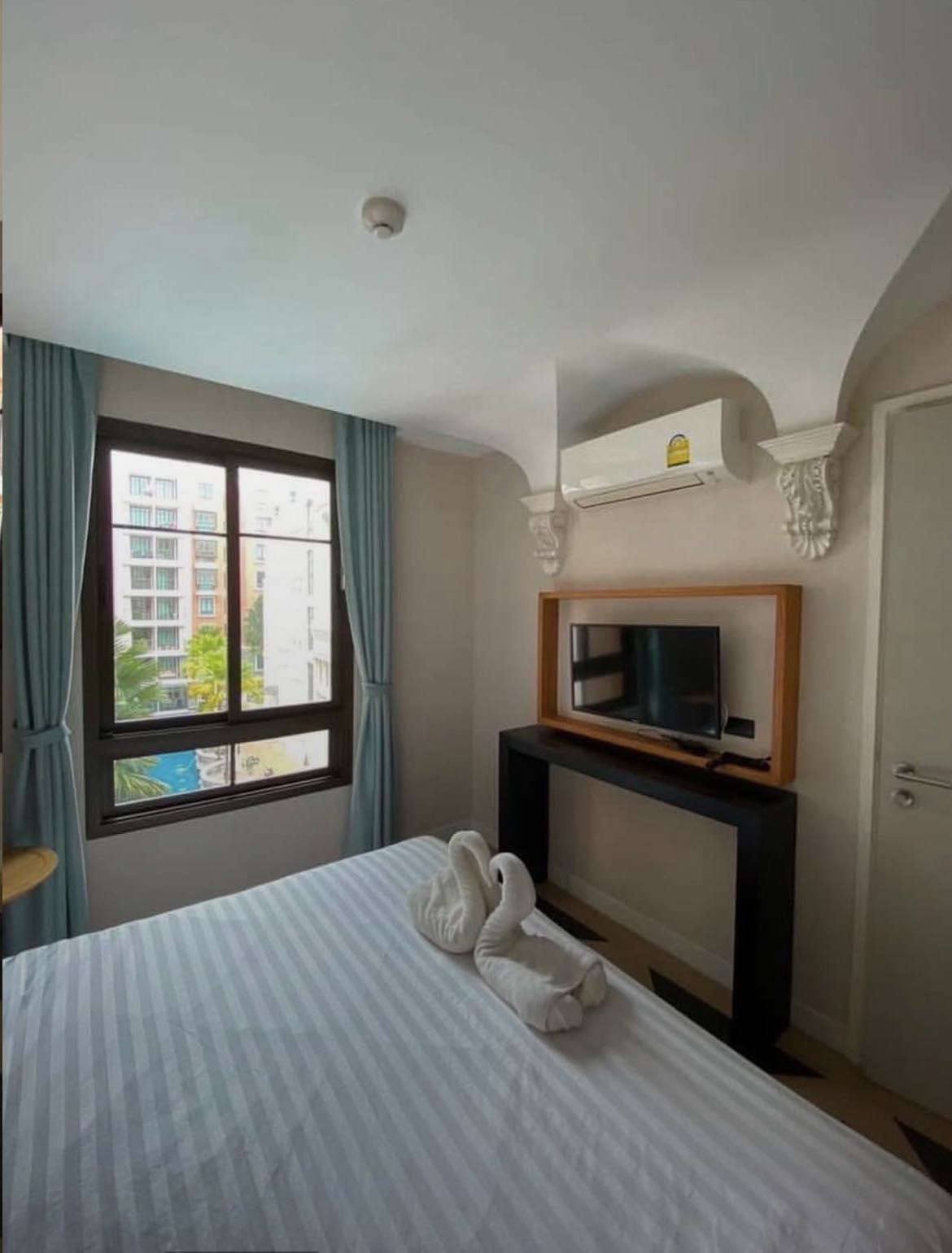 芭提雅中天海滩