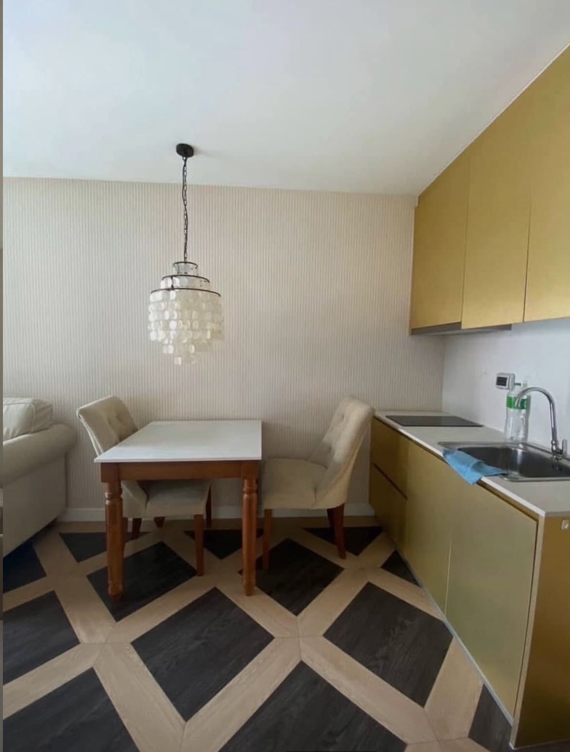 芭提雅中天海滩