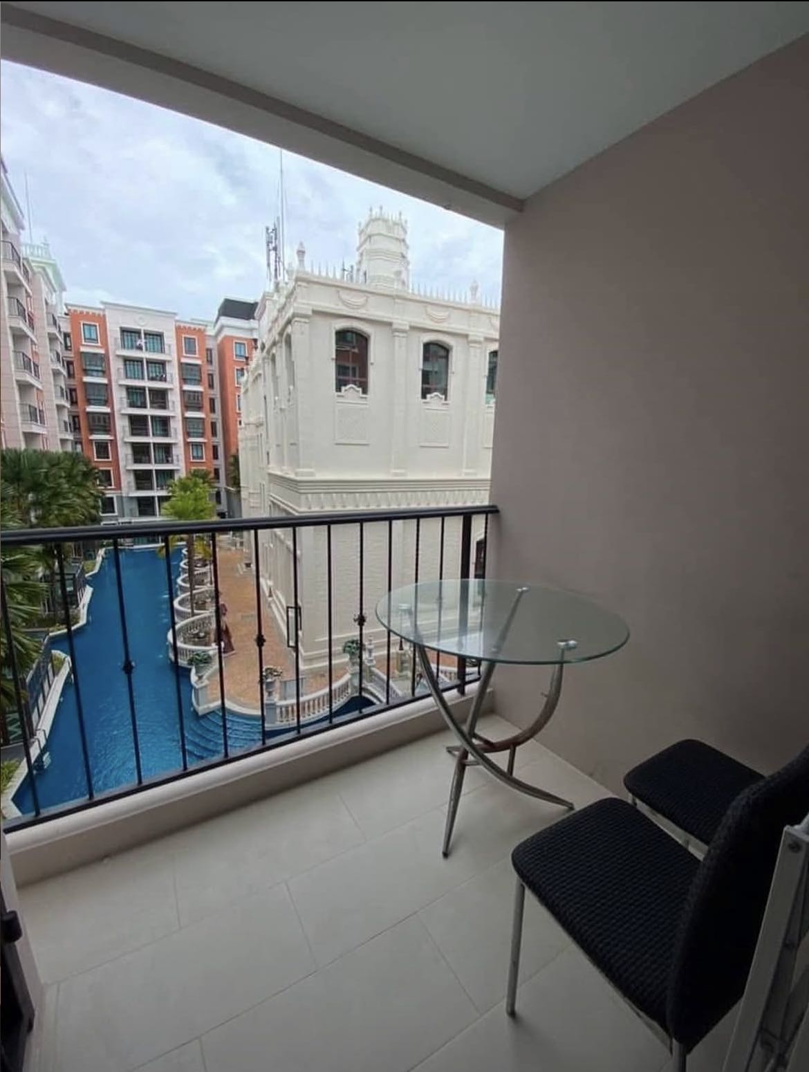 芭提雅中天海滩