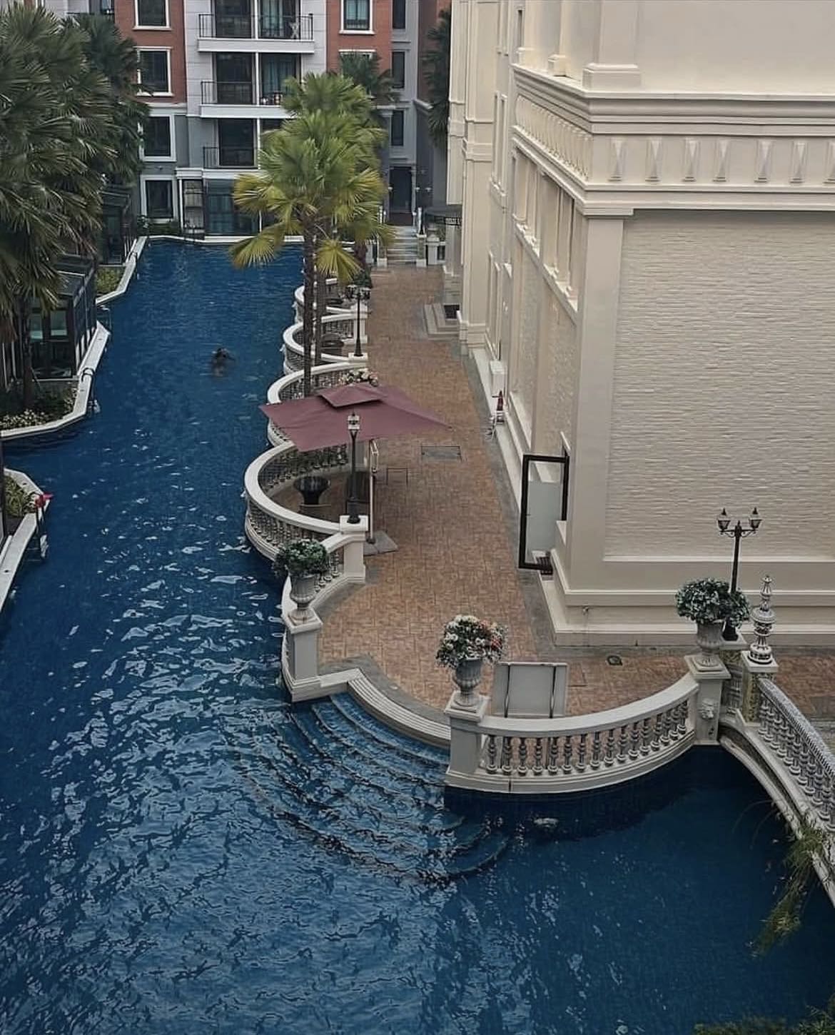 芭提雅中天海滩