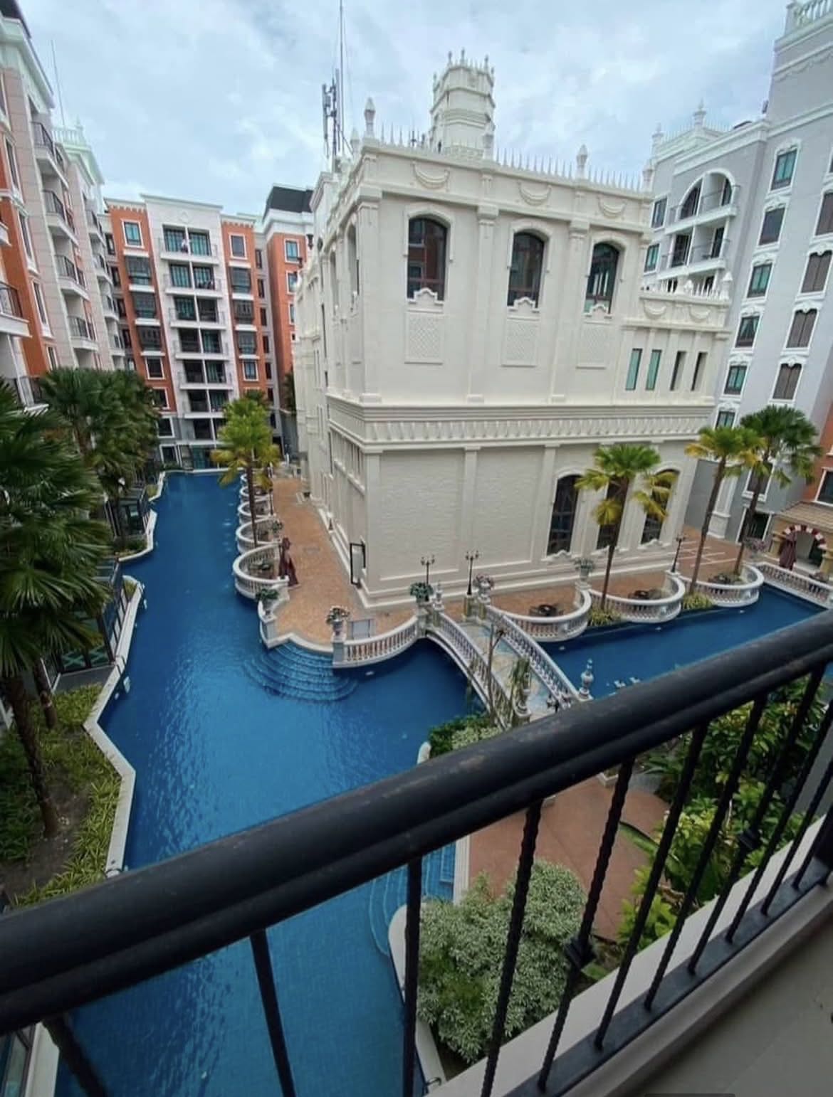 芭提雅中天海滩