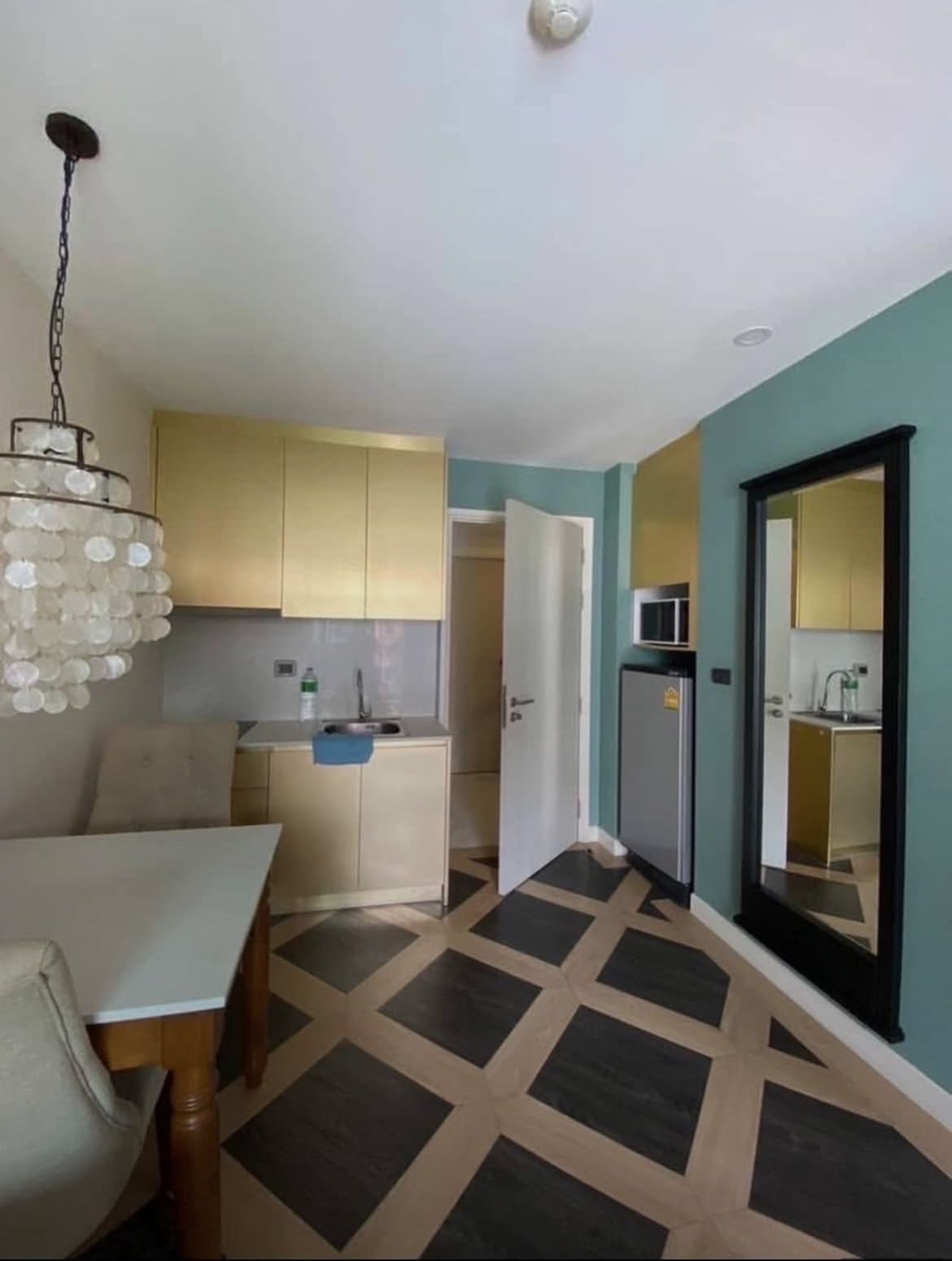 芭提雅中天海滩