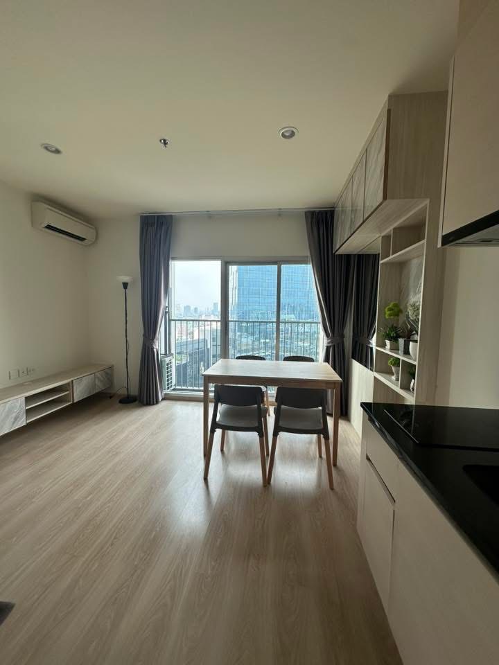 Noble Revolve Ratchada