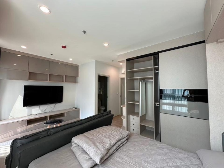 Noble Revolve Ratchada