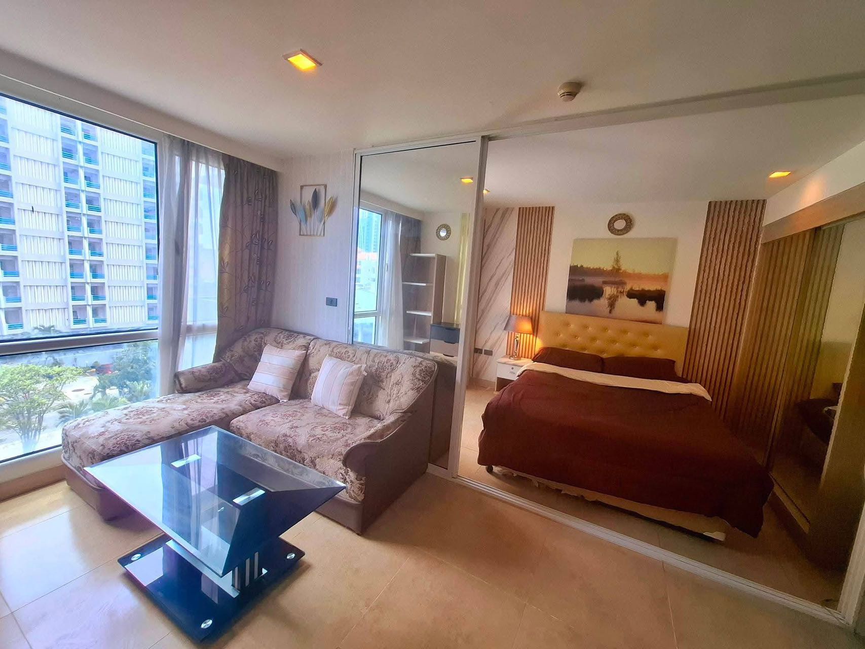 芭堤雅山崖公寓