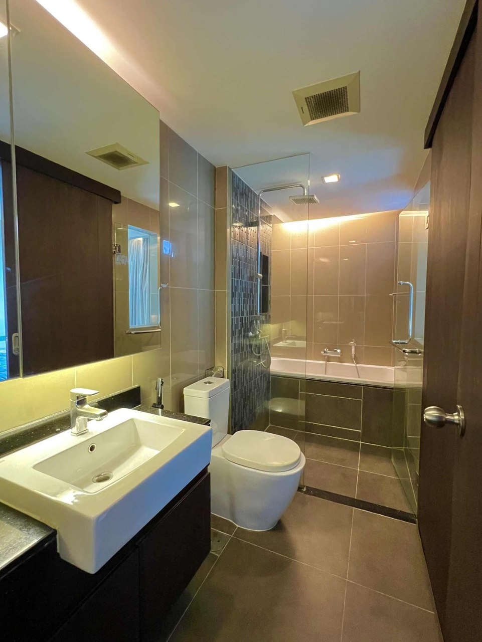 Tidy Condominium Thonglor17