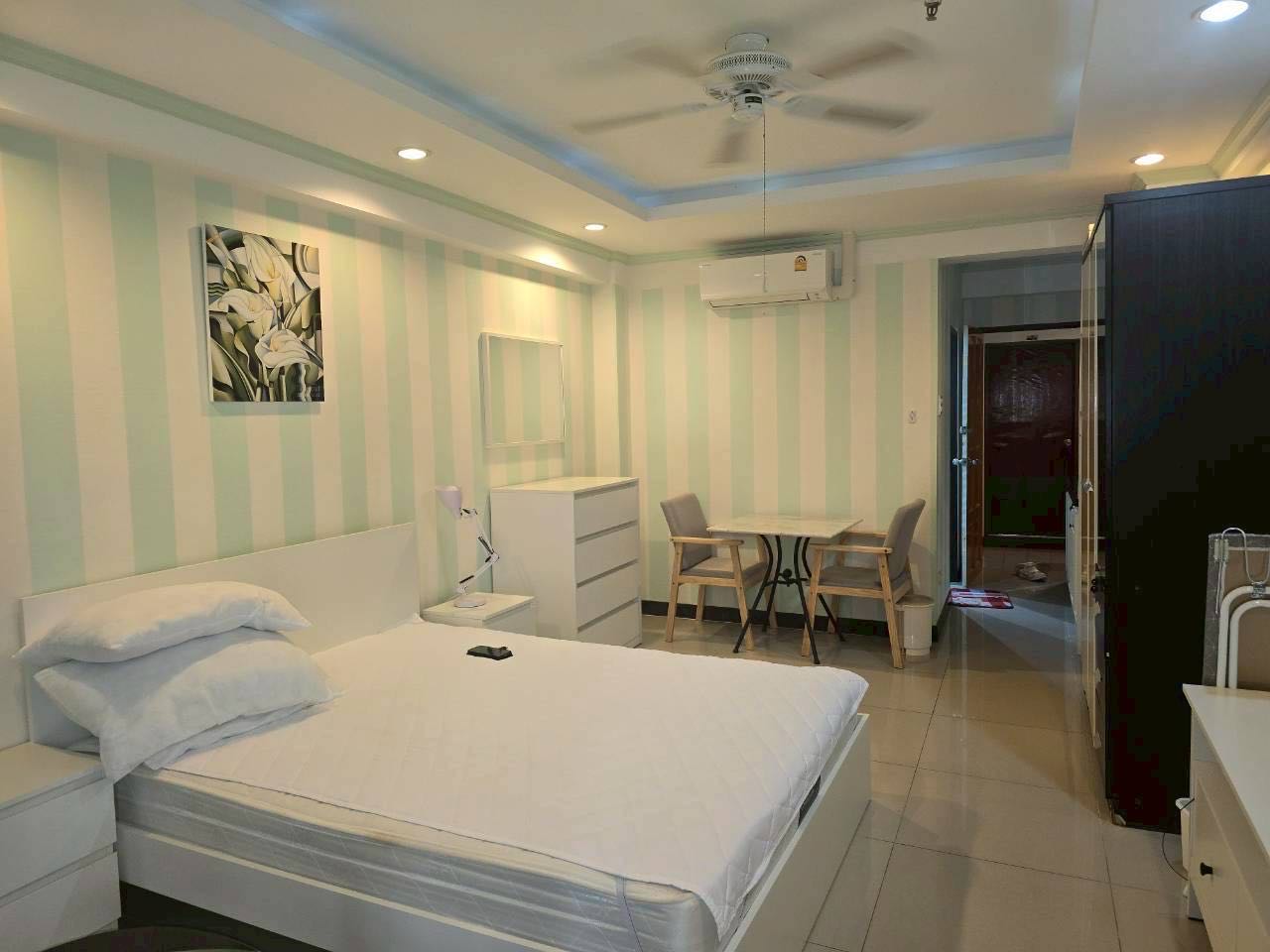 Jomtien Beach Condominium 