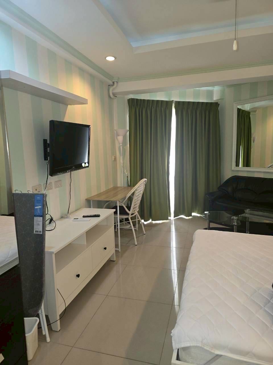 Jomtien Beach Condominium 