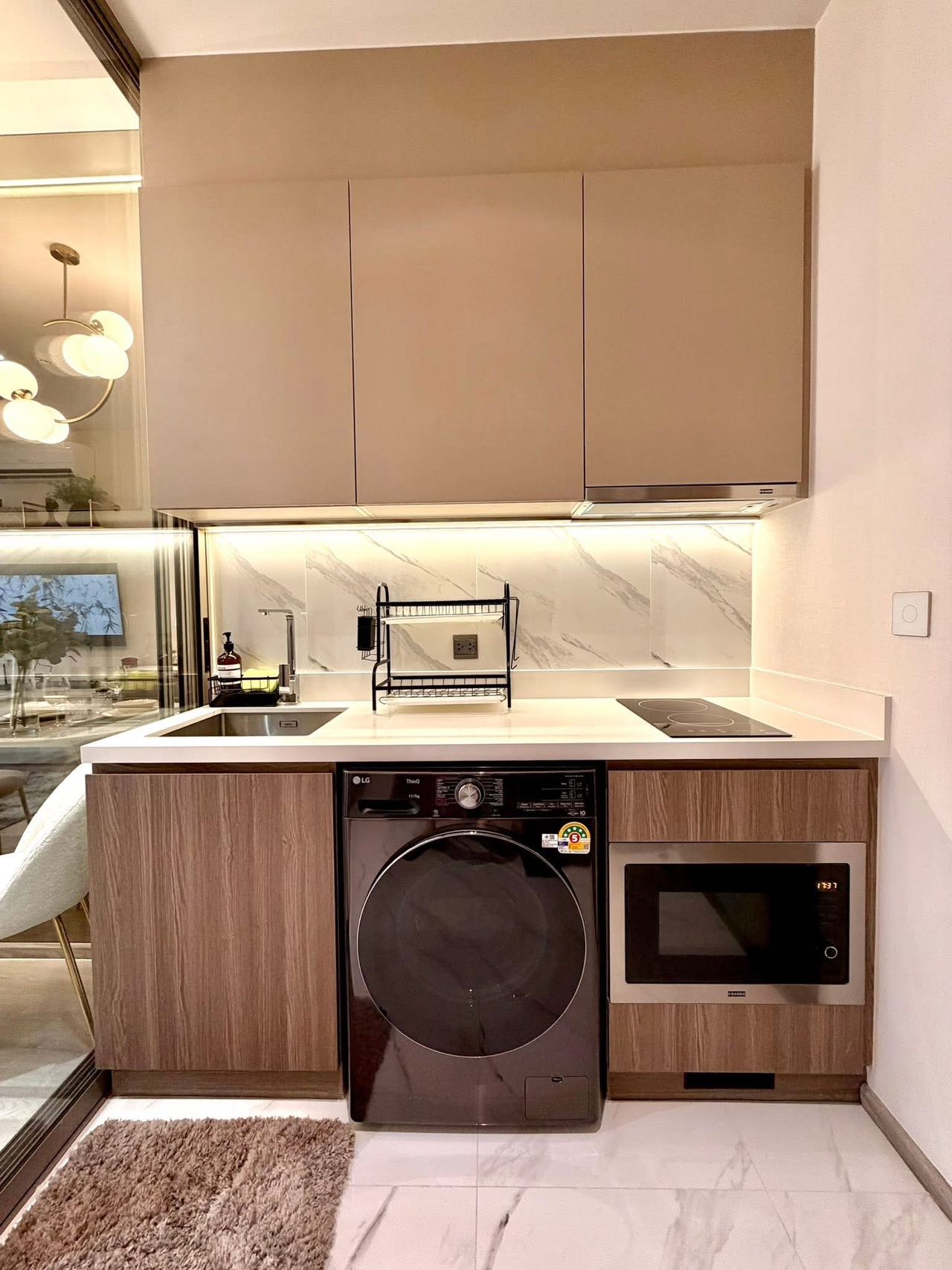 RHYTHM Ekkamai Estate