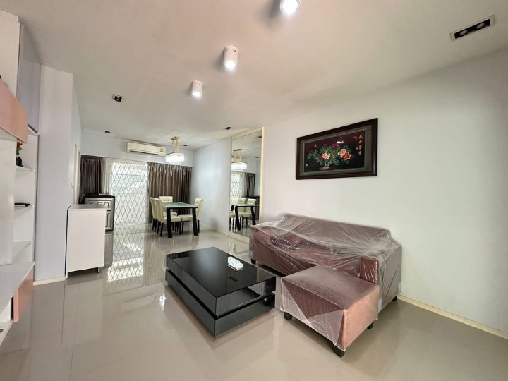 Baan Klangmaeng Sukhumvit 77