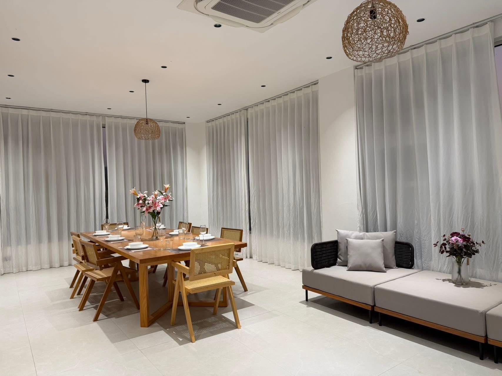 芭提雅中天 三层独栋泳池别墅