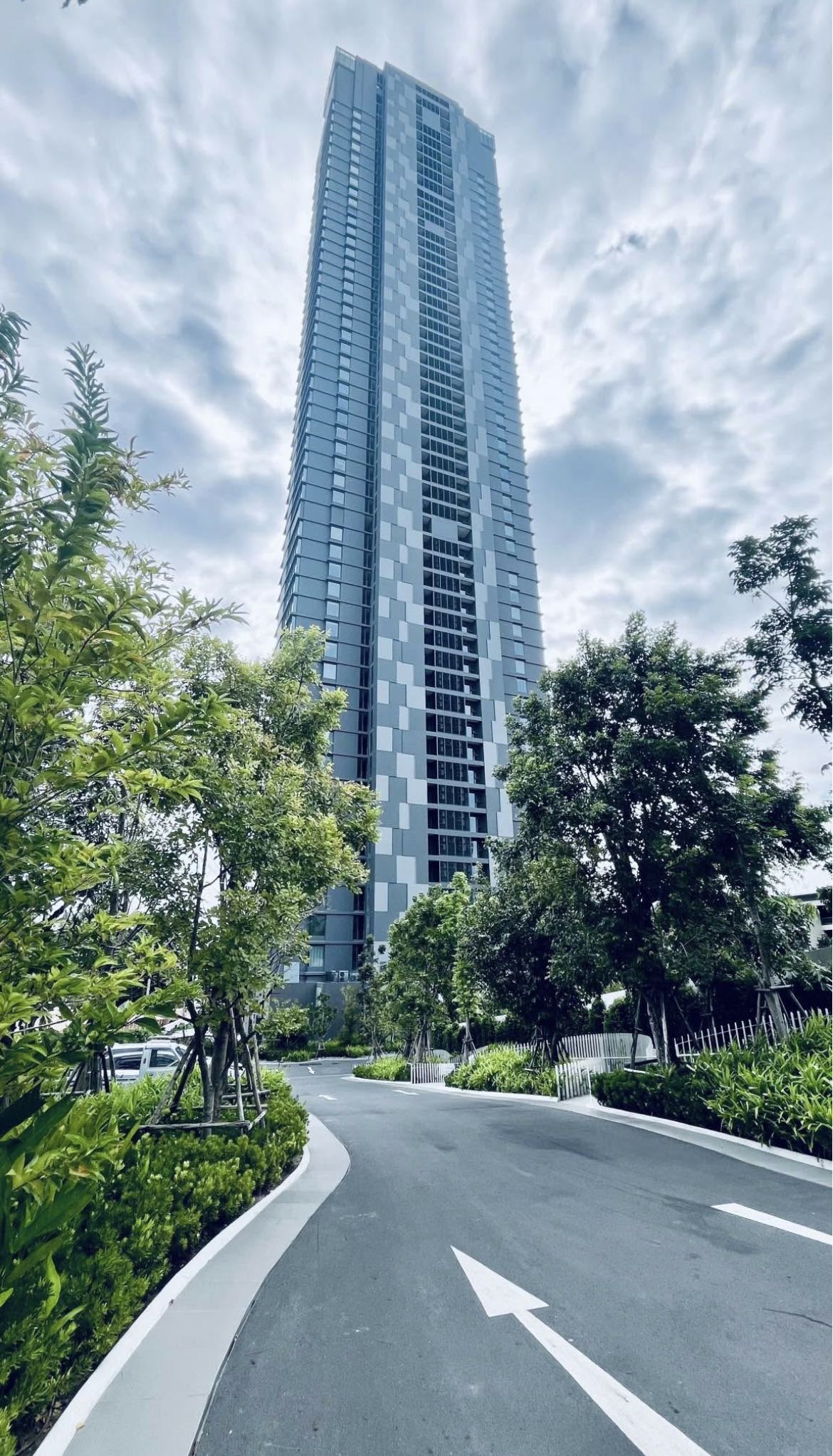 AROM Wongamat Luxury Condo