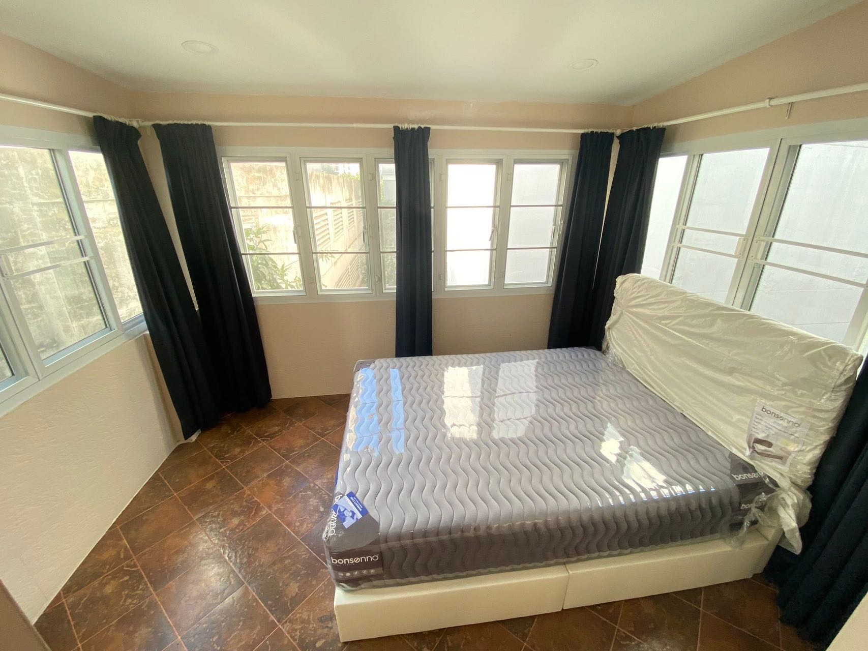 Home Office Pathumwan