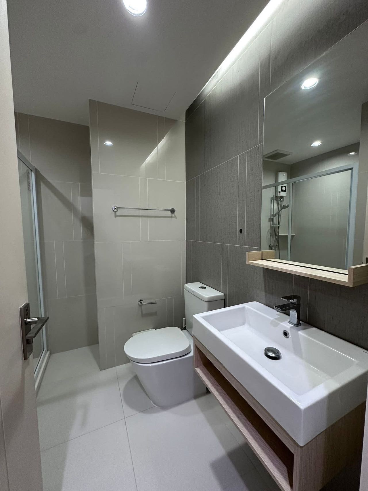 The Key Sathorn - Charoenraj