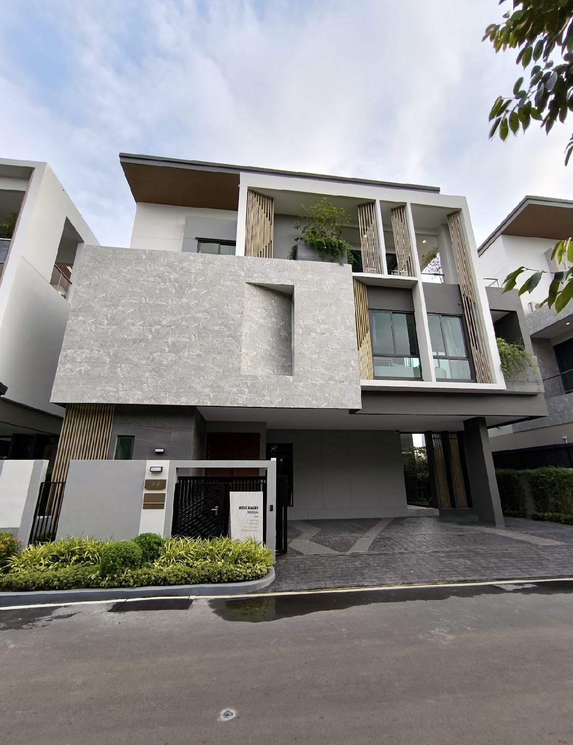 The gentry Kaset-Nawamin