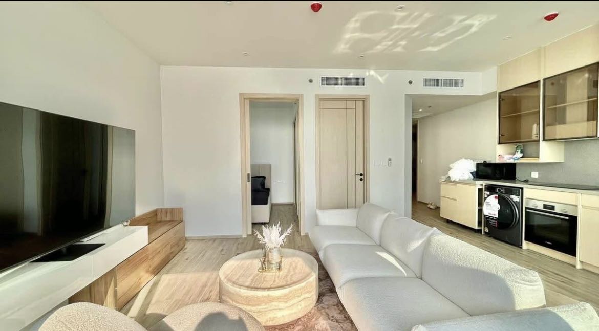  AROM Wong Amat Beachfront Condo