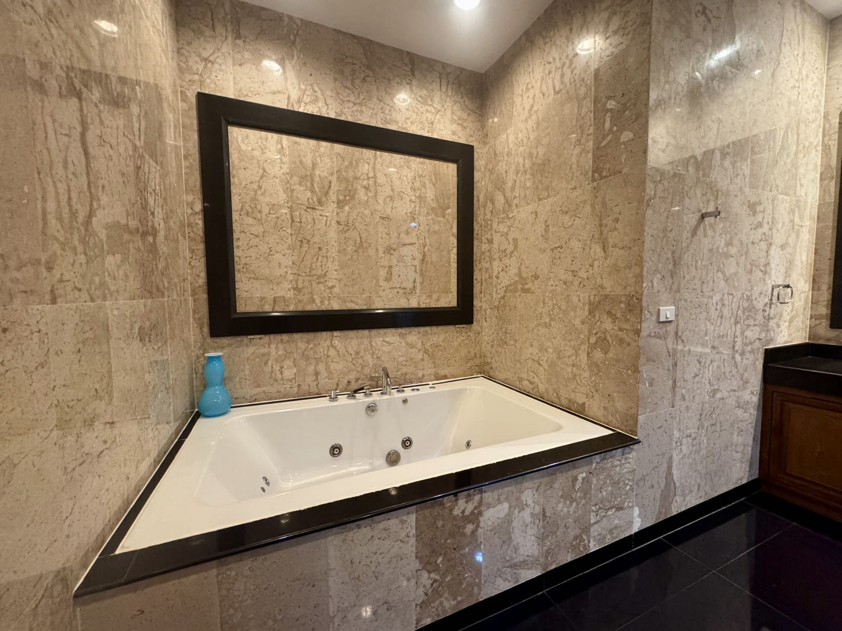 那中天泰巴黎独栋别墅