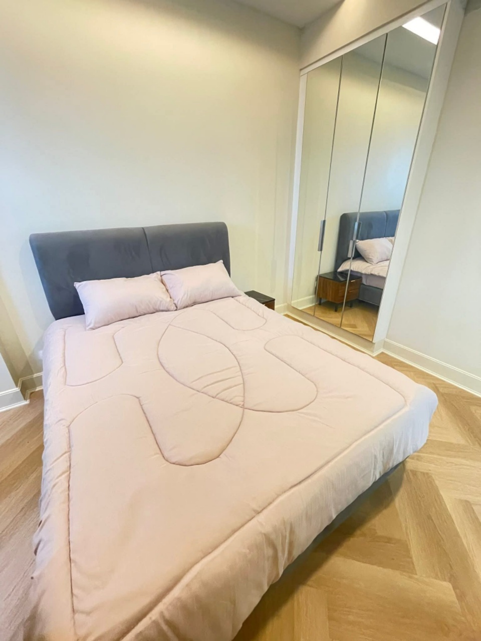 Equinox Phahol-Vipha