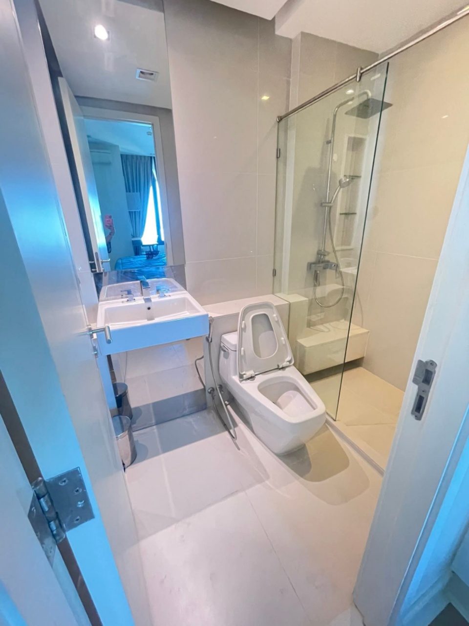 Equinox Phahol-Vipha